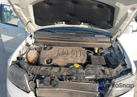 2018 Dodge Journey Crossroad z USA, uszkodzony, nr VIN 3C4PDCGG3JT379023